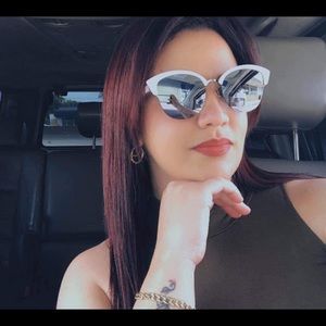 Meet your Posher, Ana